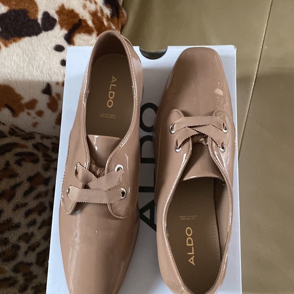 Gorgeous patent leather granny shoes - Picture 2 of 6